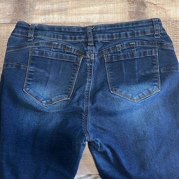 Distressed jegging - Picture 3 of 5